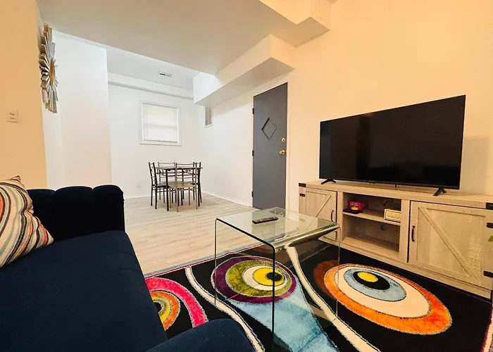Greater Grand Crossing/hyde Park Apartment *
